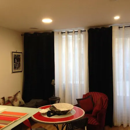 Spacieux Coeur Historique Apartment *